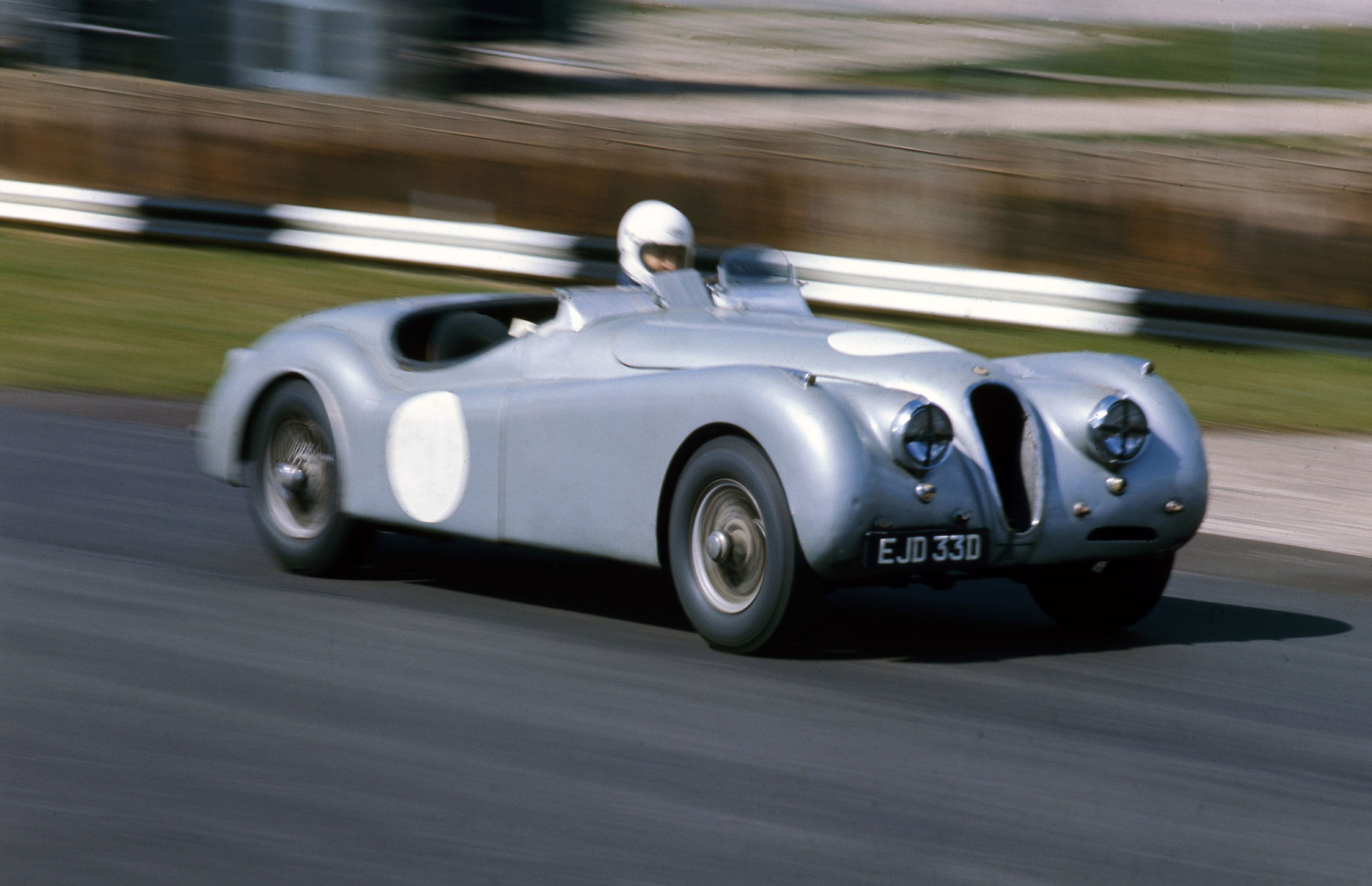 TBXK90106 XK 120 alloy LHD EJD 33D Peter Sugden Silverstone c 1984 POS pic 779